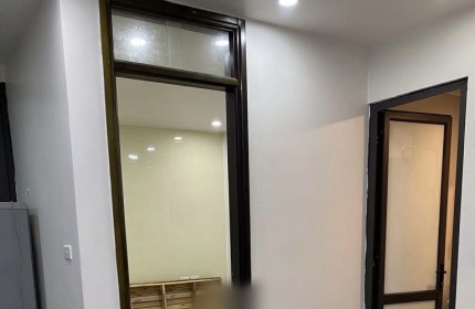 CHO THUÊ CĂN HỘ CCMN PHỐ HÀO NAM, 55M2, 2 NGỦ, 1WC, TẦNG ĐẸP, CÓ THANG MÁY, 8.5 TRIỆU